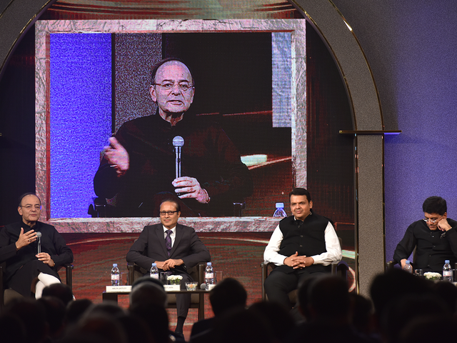 (Late) Arun Jaitley, Former Maharashtra CM Devendra Fadnavis, Times Group MD Vineet Jain and Union Minister Piyush Goyal, in discussion at the ET Awards 2018
