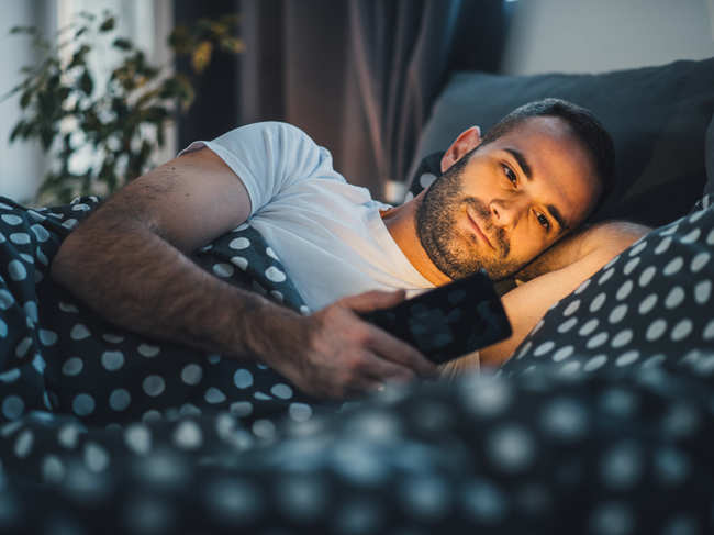 sleep-deprived-smartphone_GettyImages