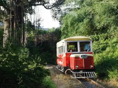 ​Stopping at Barog