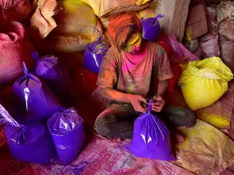 Packing Gulal