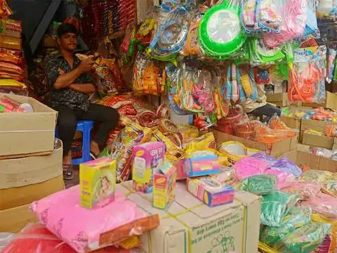 Selling colours and water pistols