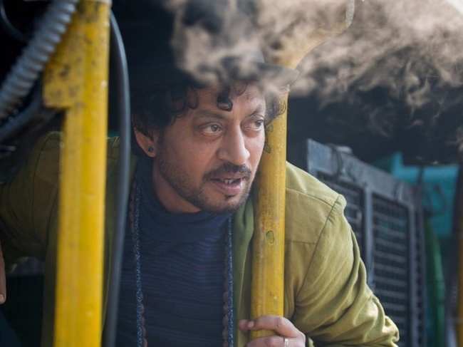 Irrfan Khan won an award in the Best Actor In A Leading Role (Male) category for his performance in 'Angrezi Medium'