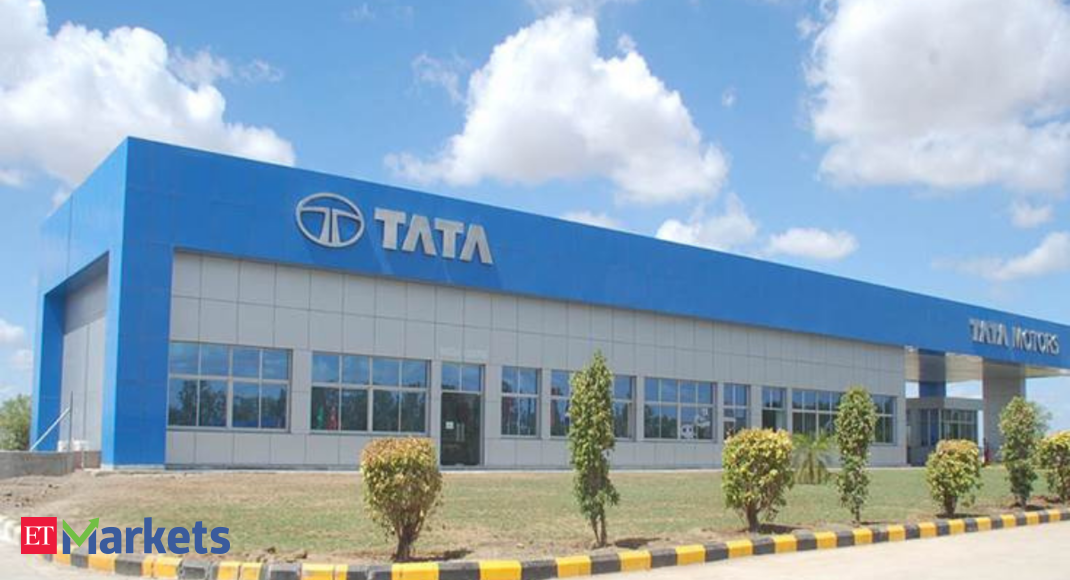 Tata+Motors+shares+rise+2%25+as+the+company+becomes+net+debt+free+in+FY24