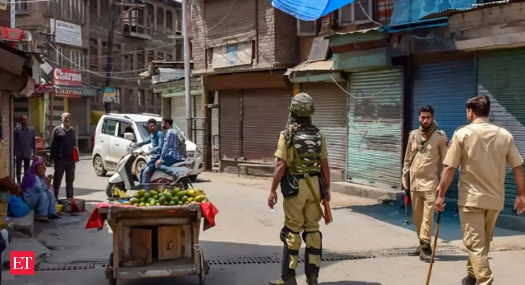 Cop killed in militant attack at Jammu & Kashmir BJP activist's residence - Vimarsana News