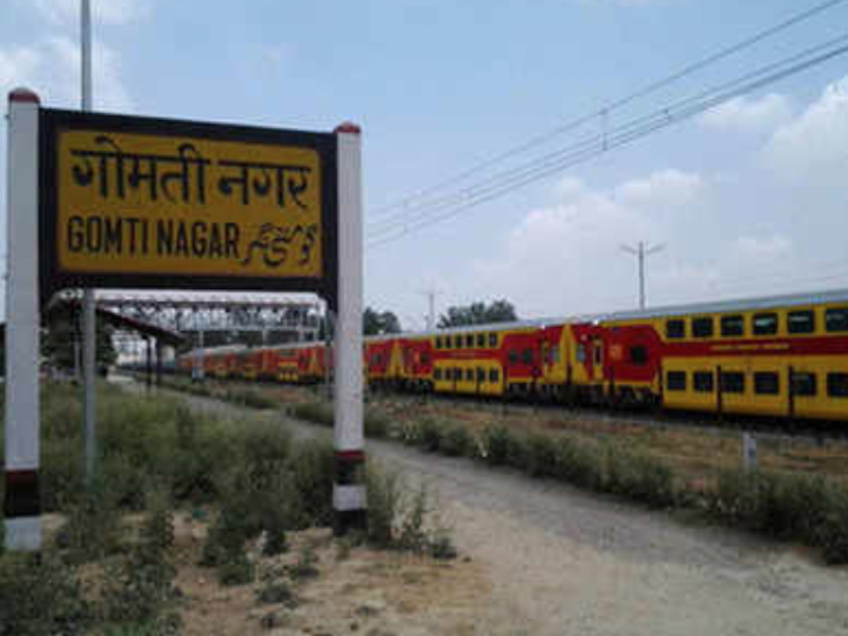 Sex in train in Lucknow