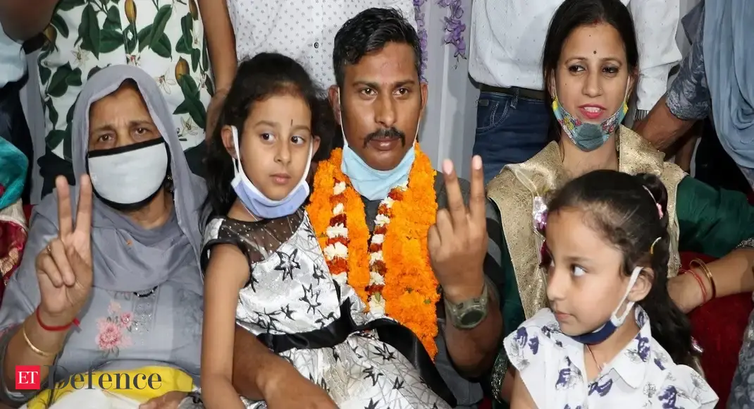I didn't lose hope, says CRPF commando abducted by Naxals - Vimarsana News