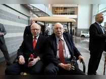 FILE PHOTO: Berkshire Hathaway Chairman Warren Buffett (left) and Vice Chairman Charlie Munger at the annual Berkshire shareholder shopping day in Omaha