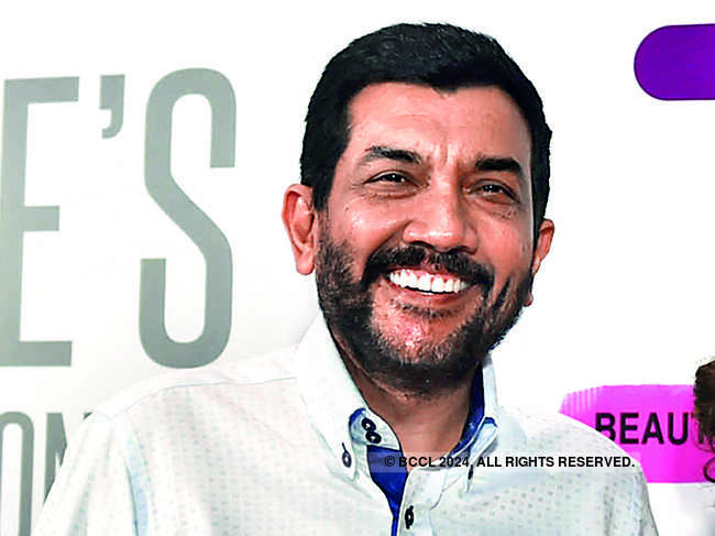 Sanjeev Kapoor​ has appointed 12 chefs who would prepare three meals a day for over 500 doctors.​
