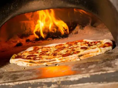 ​The classic pizza experience
