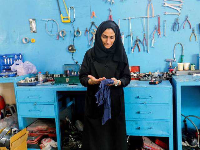 ?First Emirati woman car mechanic