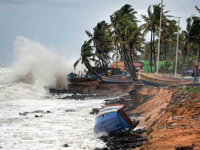 ​Rough sea in Thiruvananthapuram