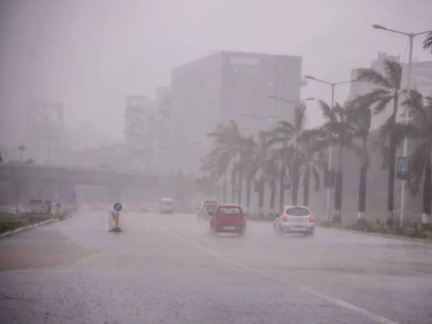 Cyclone Tauktae Live Updates: Cyclone Tauktae landfall continues; 2 lakh moved in Gujarat