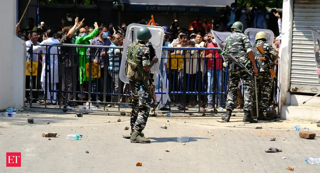 High voltage drama as TMC supporters protest CBI detentions in Narada case - Vimarsana News