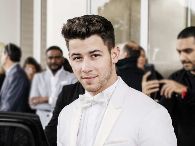 Nick ​Jonas gave a health update to the viewers on the Monday episode of 'The Voice'​.​