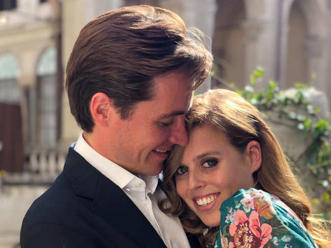 ? In this undated handout photo released on September 26, 2019? by Buckingham Palace and taken recently in Italy by Princess Beatrice's sister Princess Eugenie, Princess Beatrice and Mr Edoardo Mapelli Mozzi pose together as their engagement is announced. (Photo by Princess Eugenie/Buckingham Palace)?