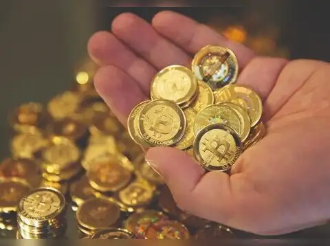 Bitcoin vs gold