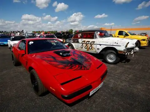US retro and muscle cars
