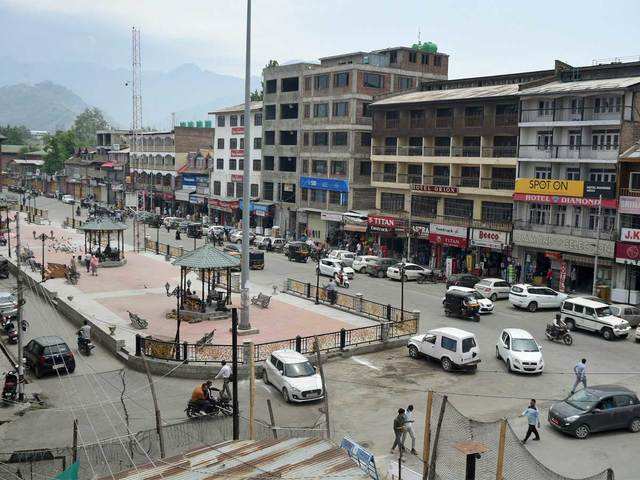 Markets reopen partially near Lal Chowk