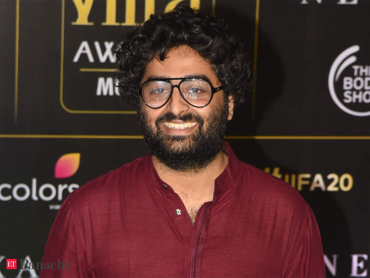 Arijit Singh joins hands with Facebook, GiveIndia for Covid-19 fundraiser  to support rural areas - The Economic Times