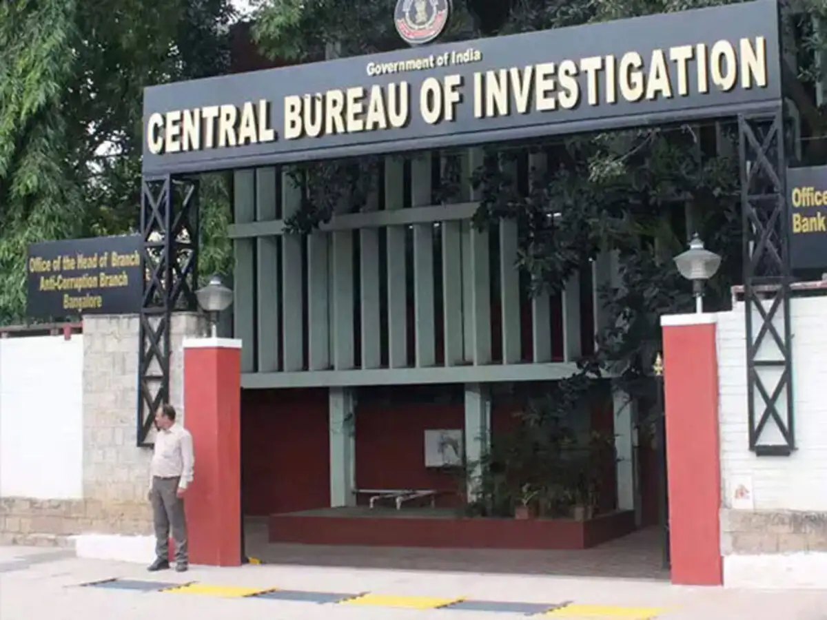 Gun License Scam: the CBI is investigating around 40 locations in Jammu and Kashmir over forged gun licences documents provided to people CBI raids Videos: Watch CBI raids News Video - Page 1