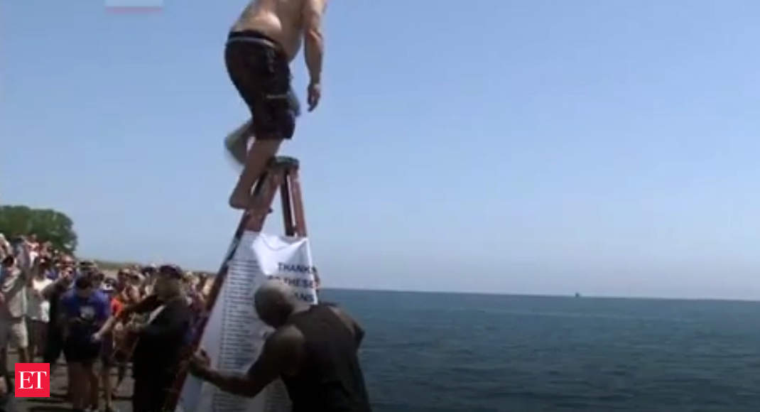 Chicago man jumps into Lake Michigan for 365 days straight during Covid-19 pandemic