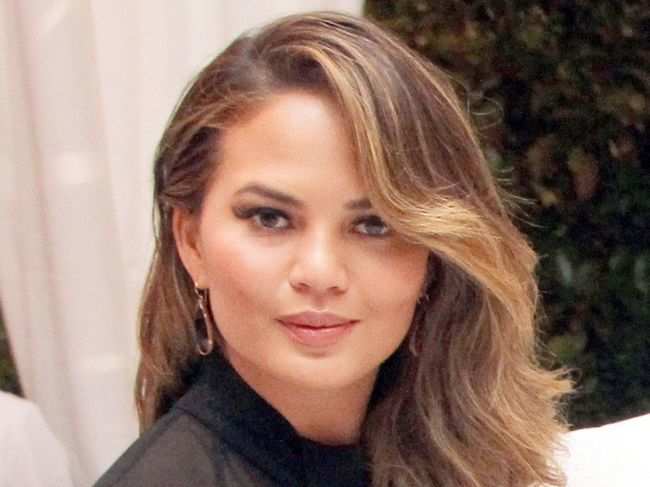 Chrissy Teigen Crushing Weight Of Regret Chrissy Teigen Breaks Her Silence On Cyberbullying