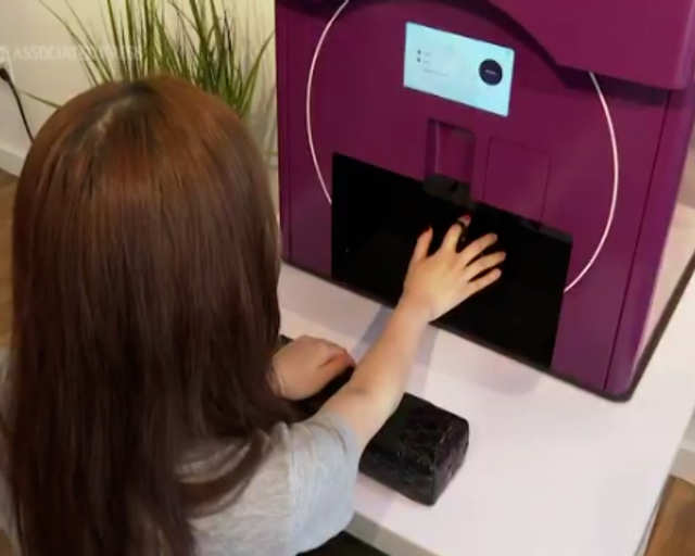 Watch: Robot offers quick, cheap automated manicures