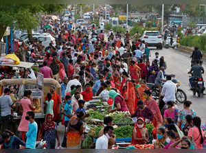 Roadside vegetable market in Ahmedabad