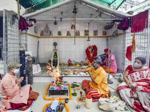 Offering prayers