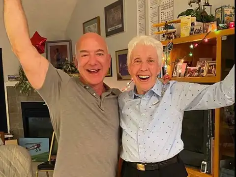 ​82-year-old female aviator