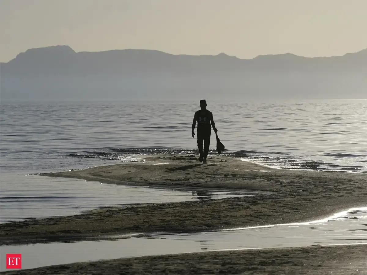 Diverting river water - One of United States' largest natural lakes is ...