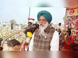 Barnala: Bharatiya Kisan Union (Rajewal) president Balibir Singh addresses farme...