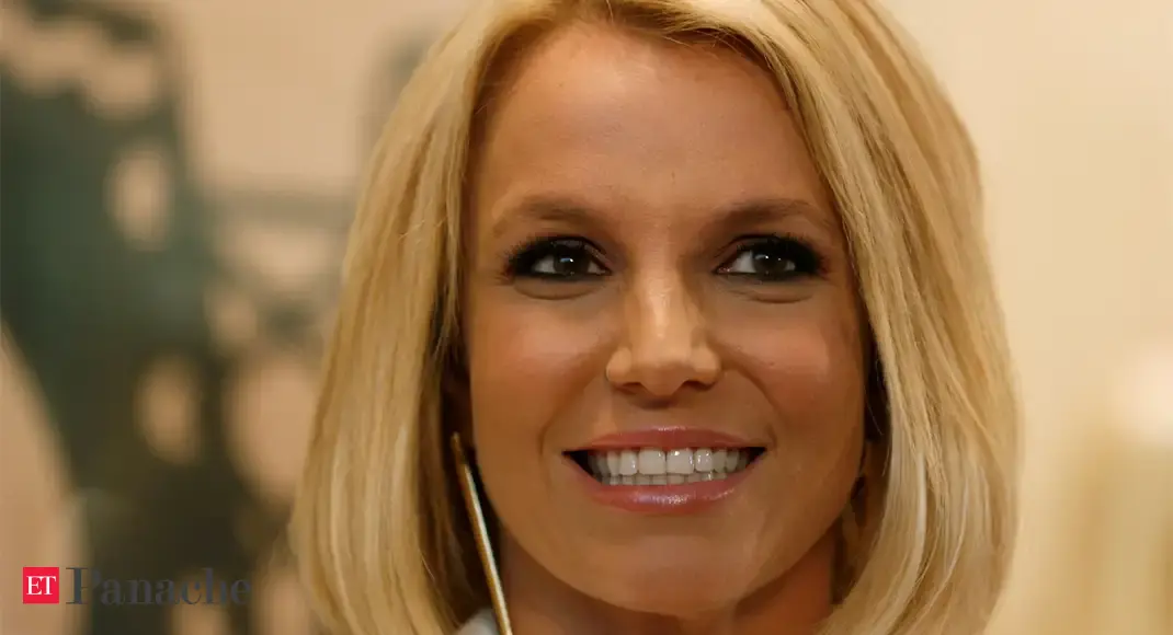 Britney Spears's breaks down at conservatorship case hearing, allowed to hire attorney of choice - Vimarsana News