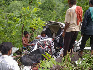 Chopper crashes in Jalgaon, Maharashtra; one dead