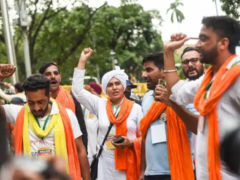 Protesting farmers