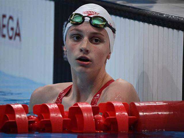 ?Canada: Summer McIntosh, 14, swimming