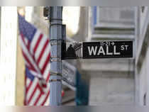 Wall Street edges higher as jobless claims fall, Robinhood weighs on Nasdaq
