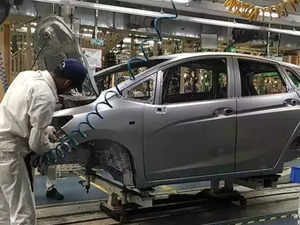 Auto industry calls for government, RBI support for dealers