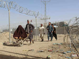 Hundreds of displaced families seek food and shelter in Kabul