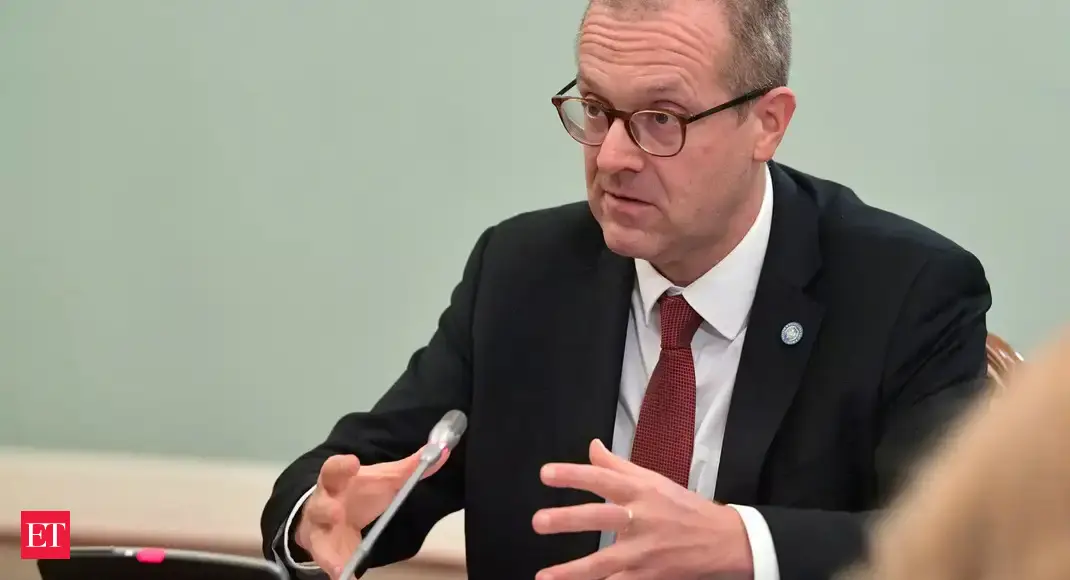 Covid vaccine: WHO European head backs third dose of coronavirus