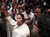 Mamata Bannerjee pays a surprise visit to the Bangur Neurological Institute
