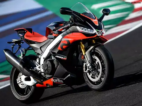 ​Aprilia RSV4, Tuono 1100