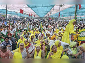 Muzaffarnagar: Farmers in large number attend Kisan Mahapanchayat in Muzaffarnag...
