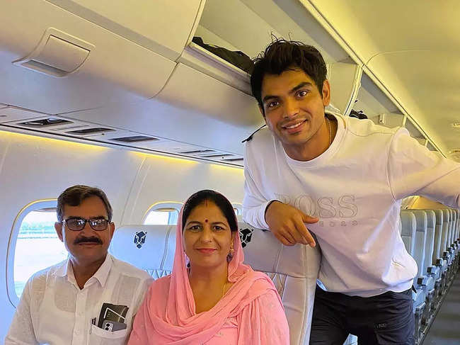 Neeraj Chopra with his parents