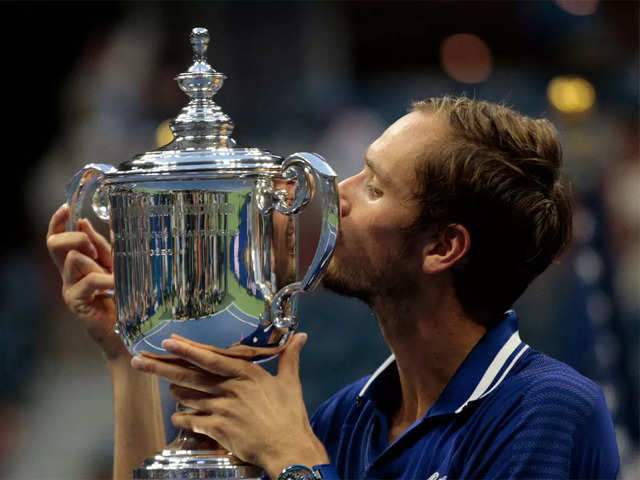Medvedev upsets Djokovic in US Open final