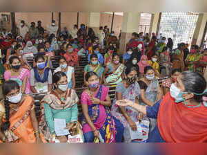 Hyderabad: Pregnant women, not maintaining social distancing norms, wait for gen...