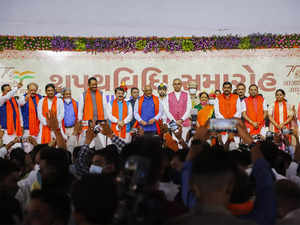 24 ministers sworn into Gujarat Cabinet