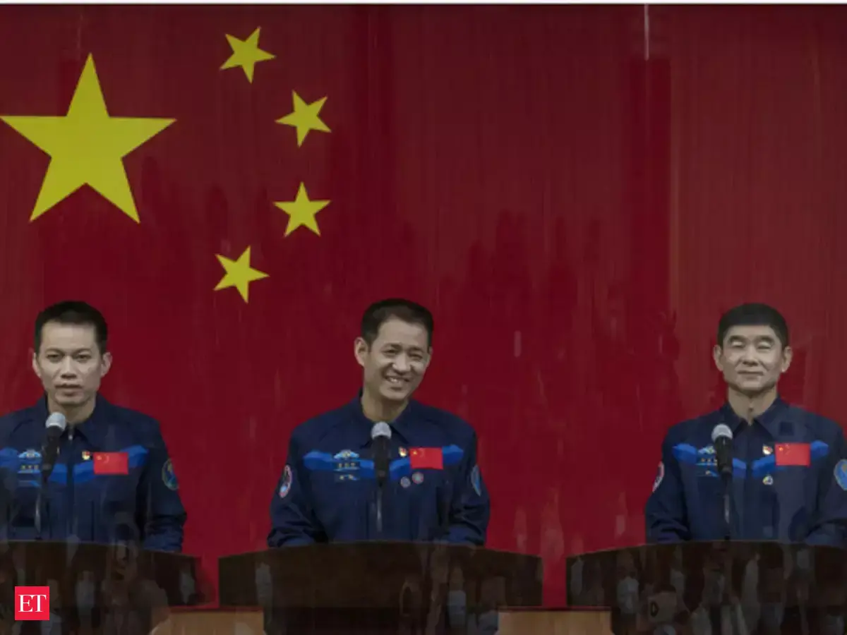 Chinese astronauts return after 90 days aboard space station - The trio ...