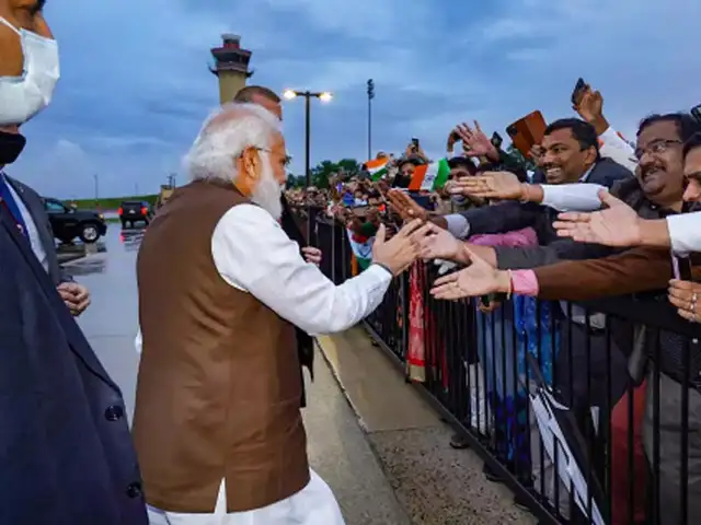Good crowd despite rains - Modi arrives in the US, gets a warm welcome ...