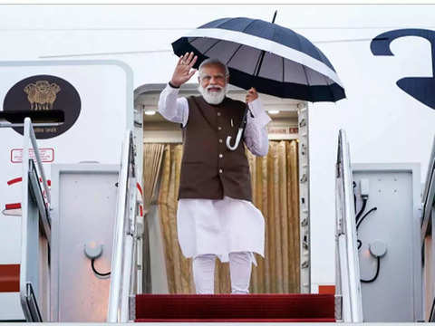 Modi arrives in the US, gets a warm welcome in the rain - ​Modi arrives for  3-day visit